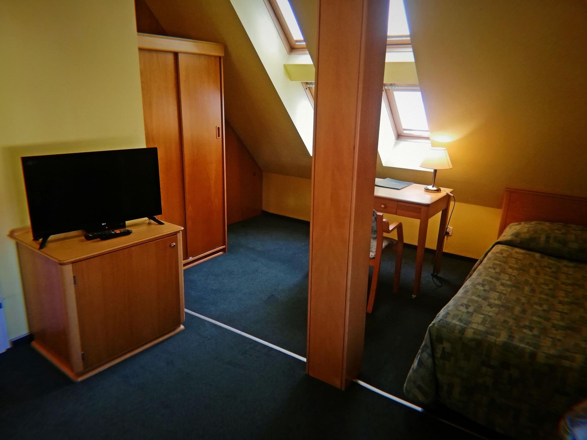 Hotel Gromada Torun Bagian luar foto